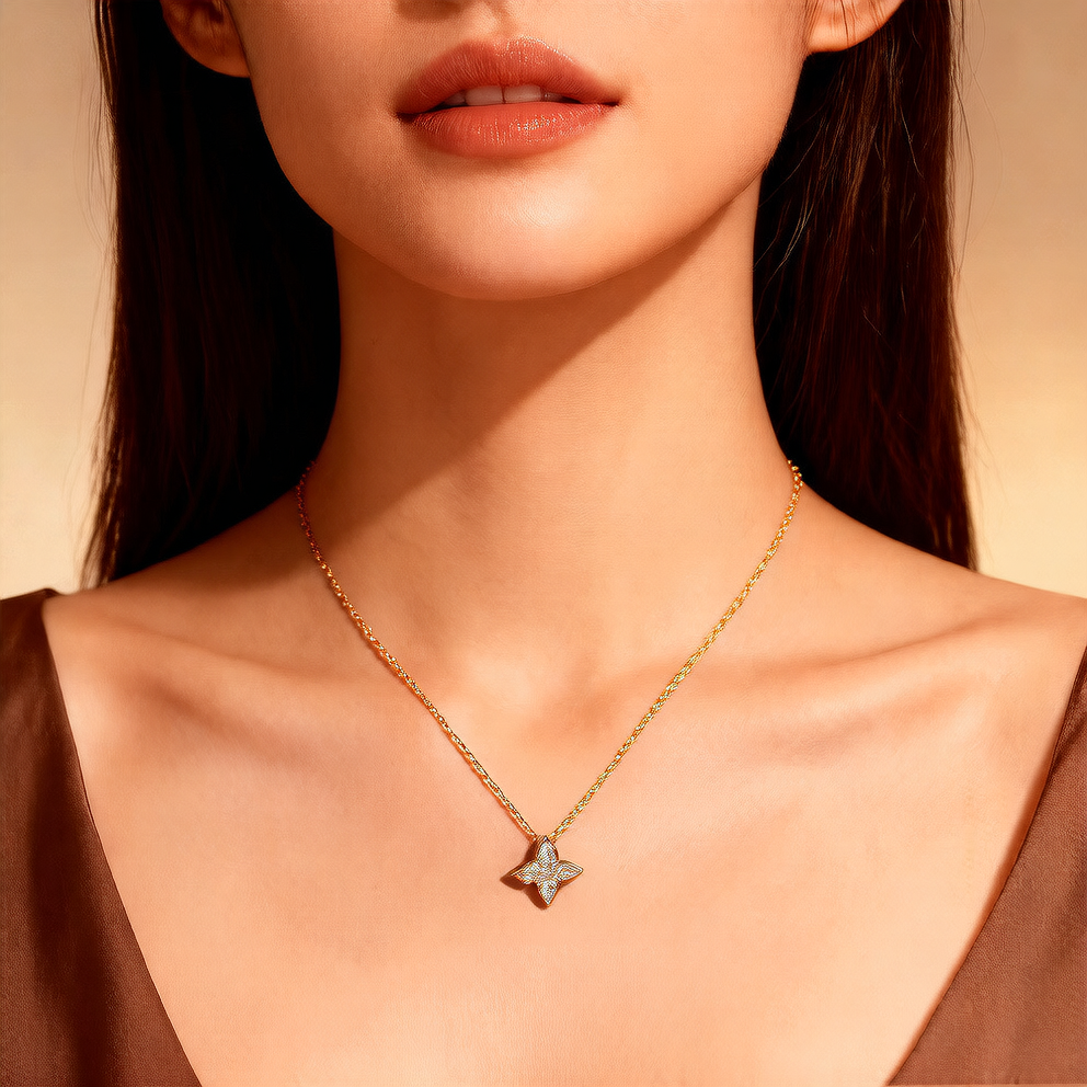 RadiantClover™ Four-Leaf Clover Waterdrop Pendant Necklace