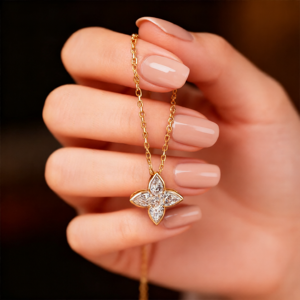 RadiantClover™ Four-Leaf Clover Waterdrop Pendant Necklace